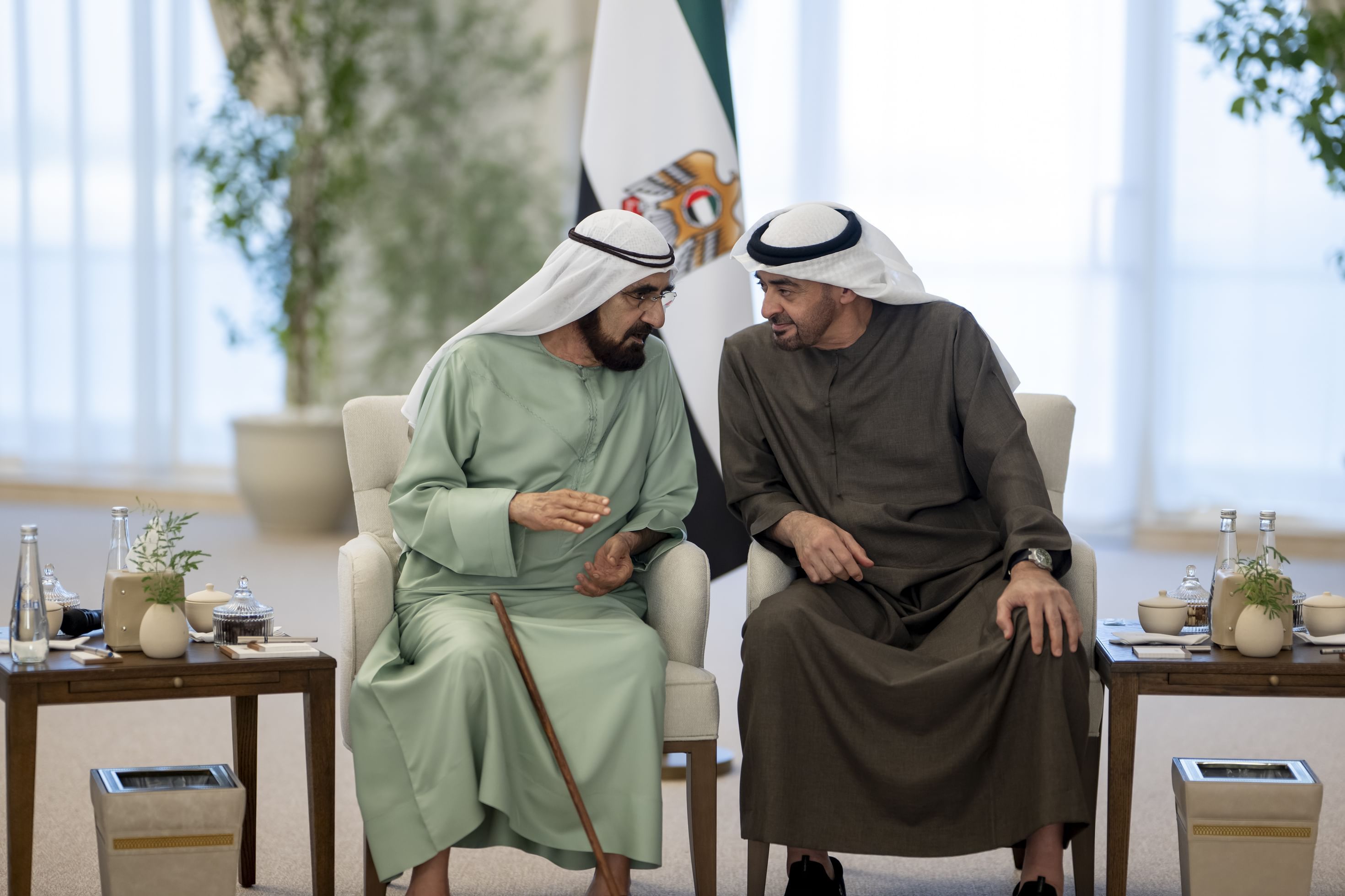 رئيس الدولة ومحمد بن راشد يبحثان شؤون الوطن وأهمية الشراكات التنموية التي تقيمها الإمارات مع دول العالم